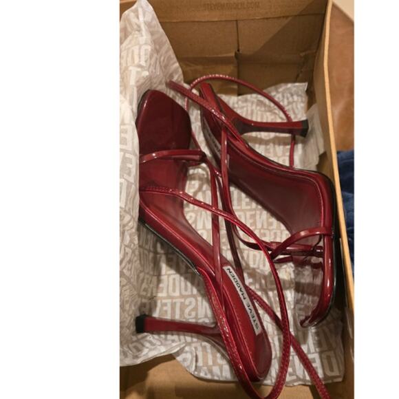 Steve Madden Annie Heel in Wine Patent – EUC Size 7 - Picture 9 of 9